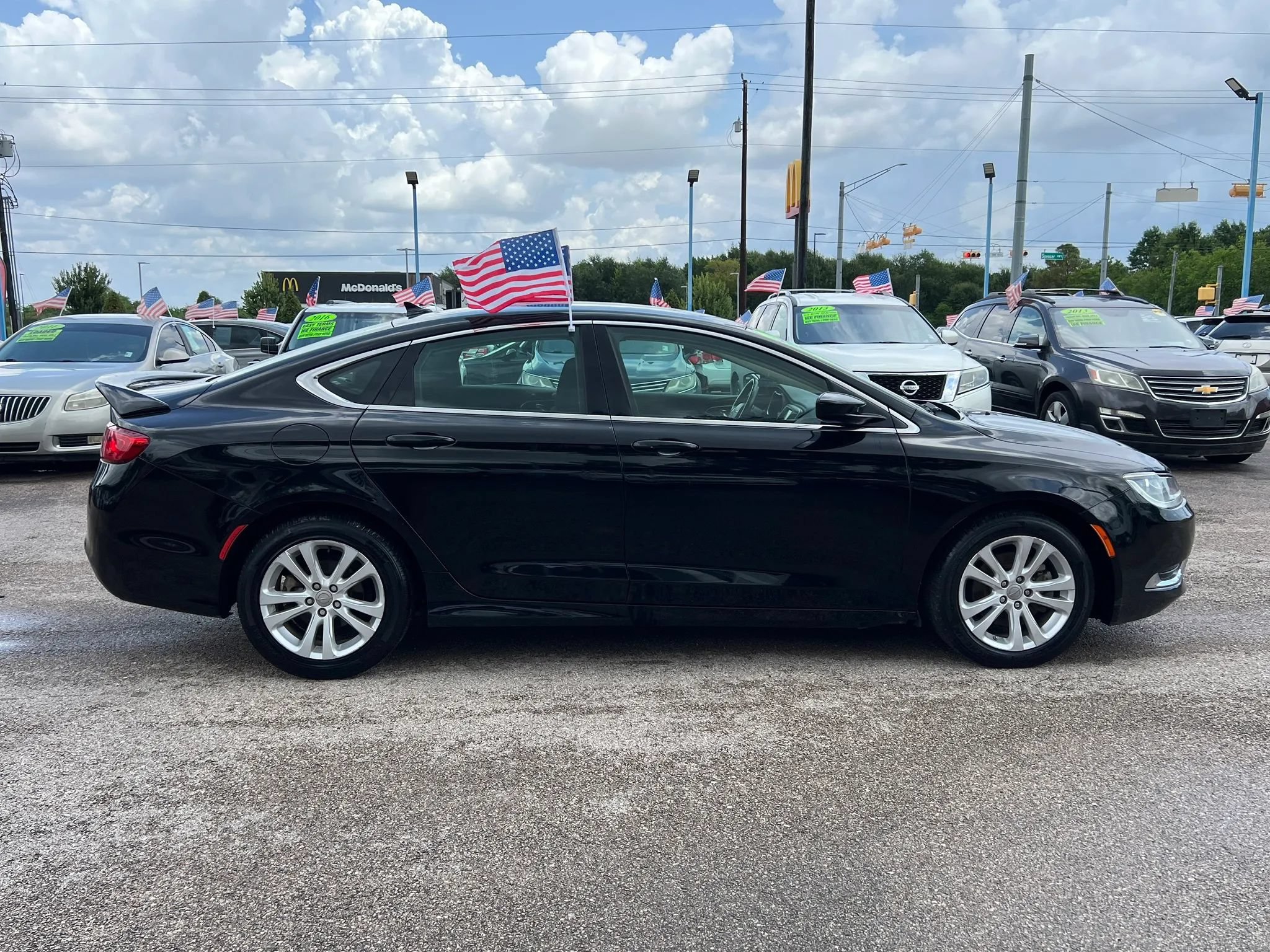 Used 2016 Chrysler 200 Limited w/ Convenience Group FWD image 5