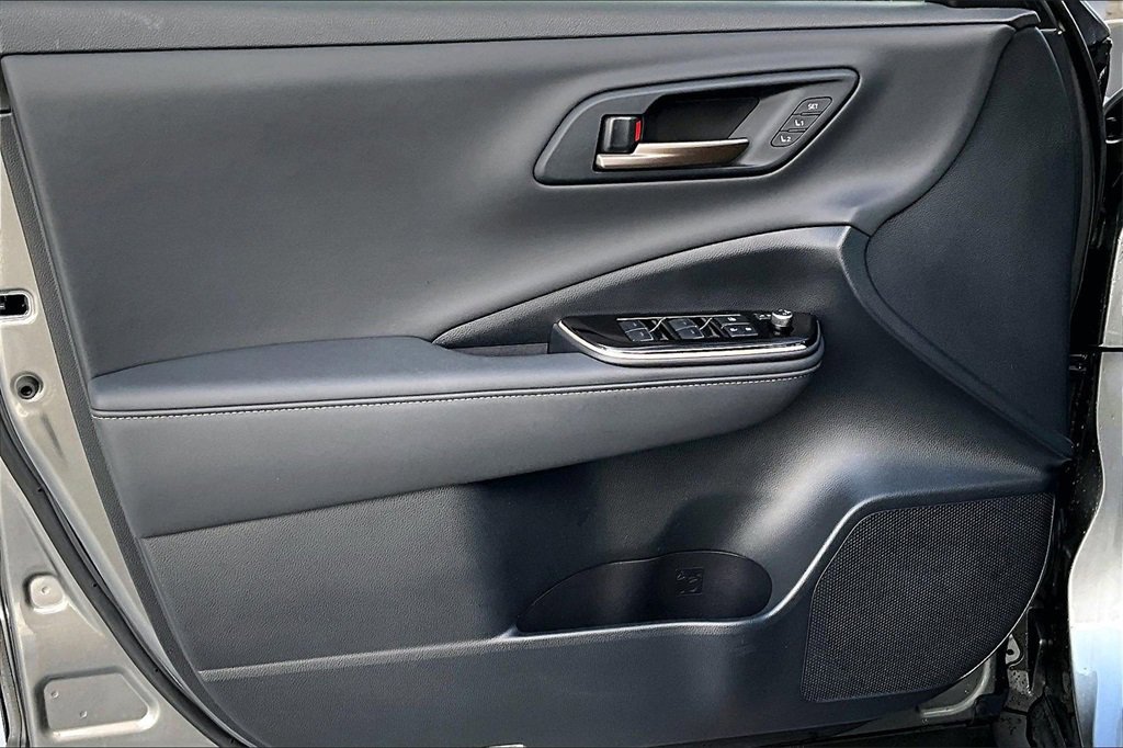 New 2024 Toyota Crown Platinum image 17