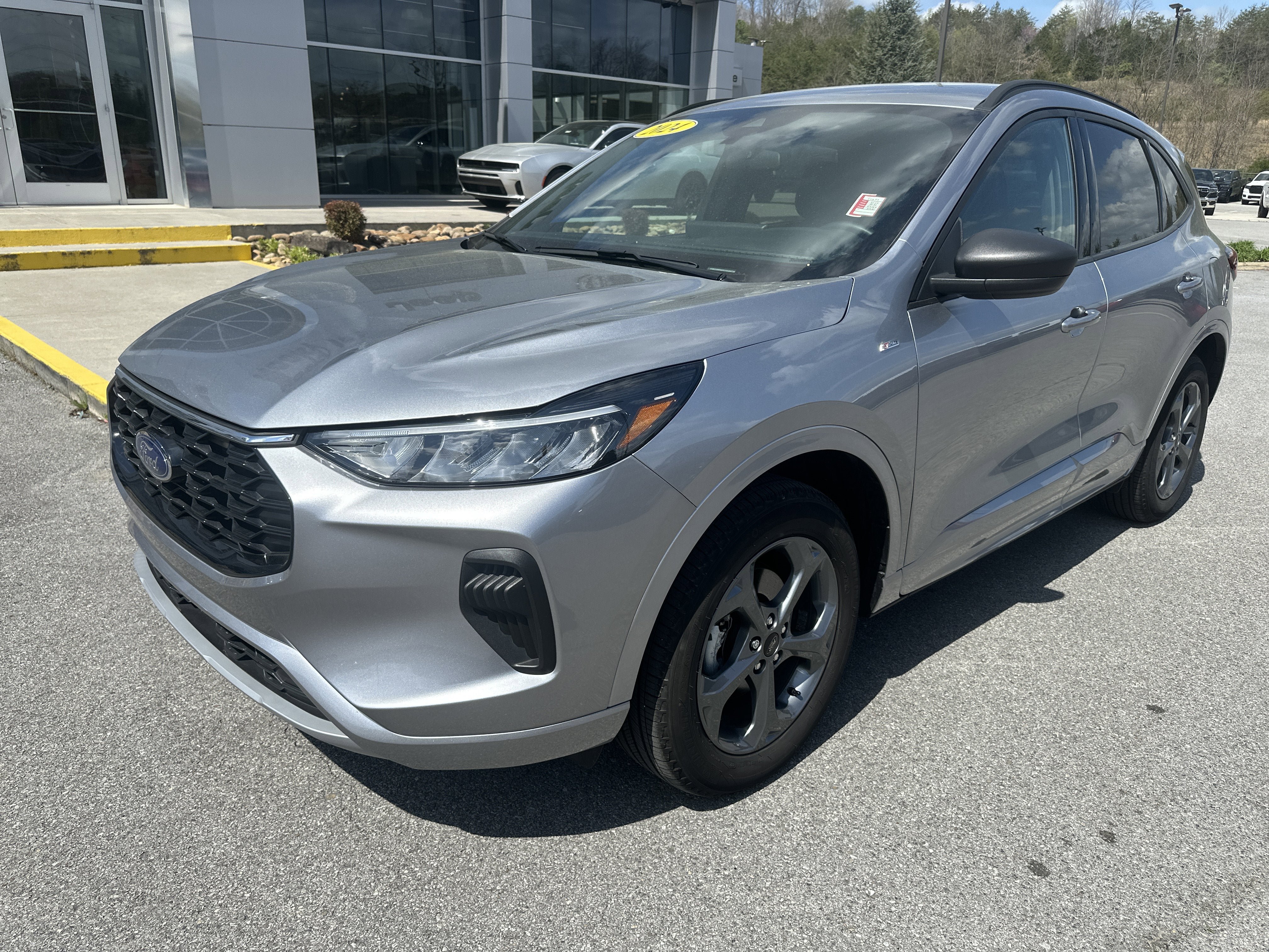 Used 2024 Ford Escape ST-Line w/ Tech Pack #1 AWD/4WD image 2