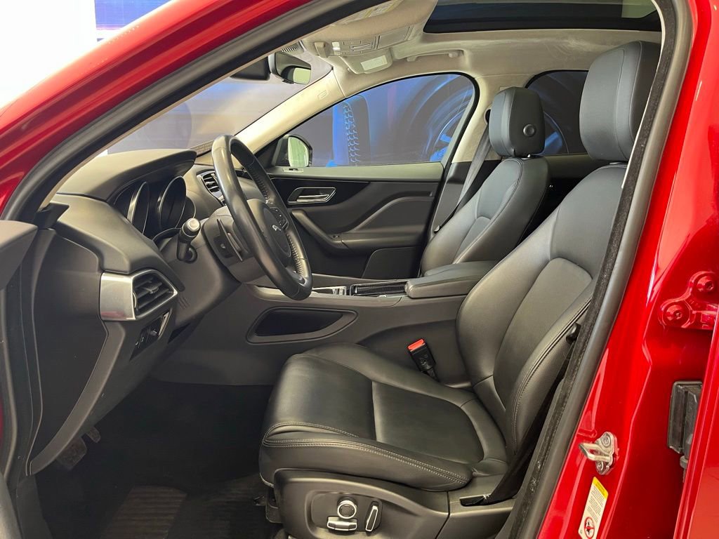 Used 2020 Jaguar F-PACE Premium AWD/4WD image 2