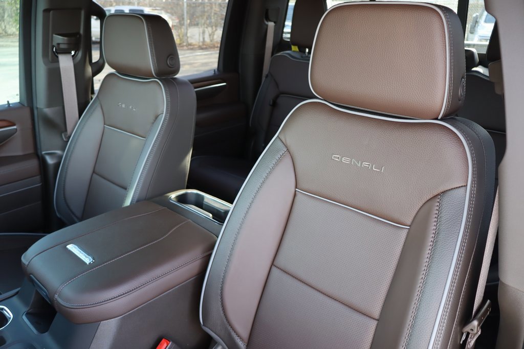 New 2025 GMC Sierra 2500 Denali w/ Denali Reserve Package image 15