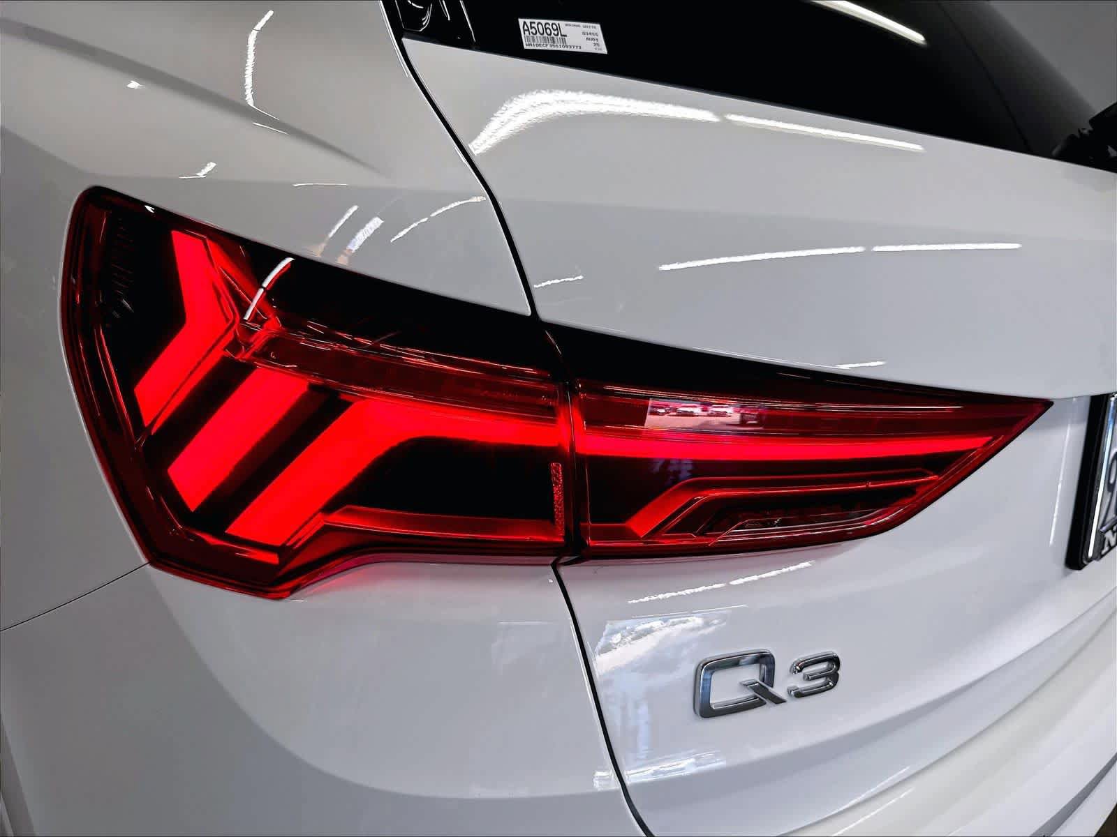 Used 2025 Audi Q3 2.0T Premium AWD/4WD image 30