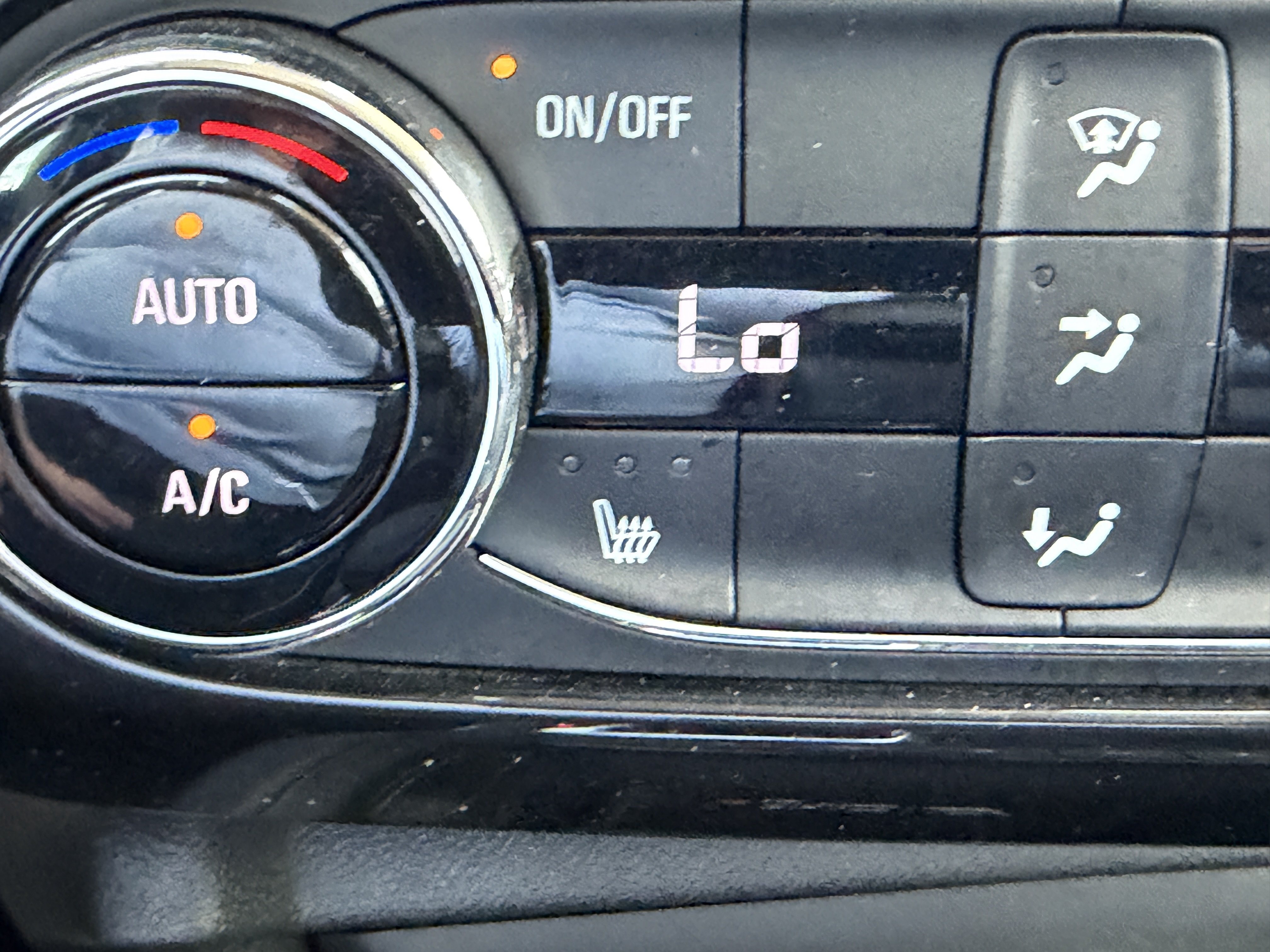 Used 2024 Chevrolet TrailBlazer LT w/ Convenience Package FWD image 21