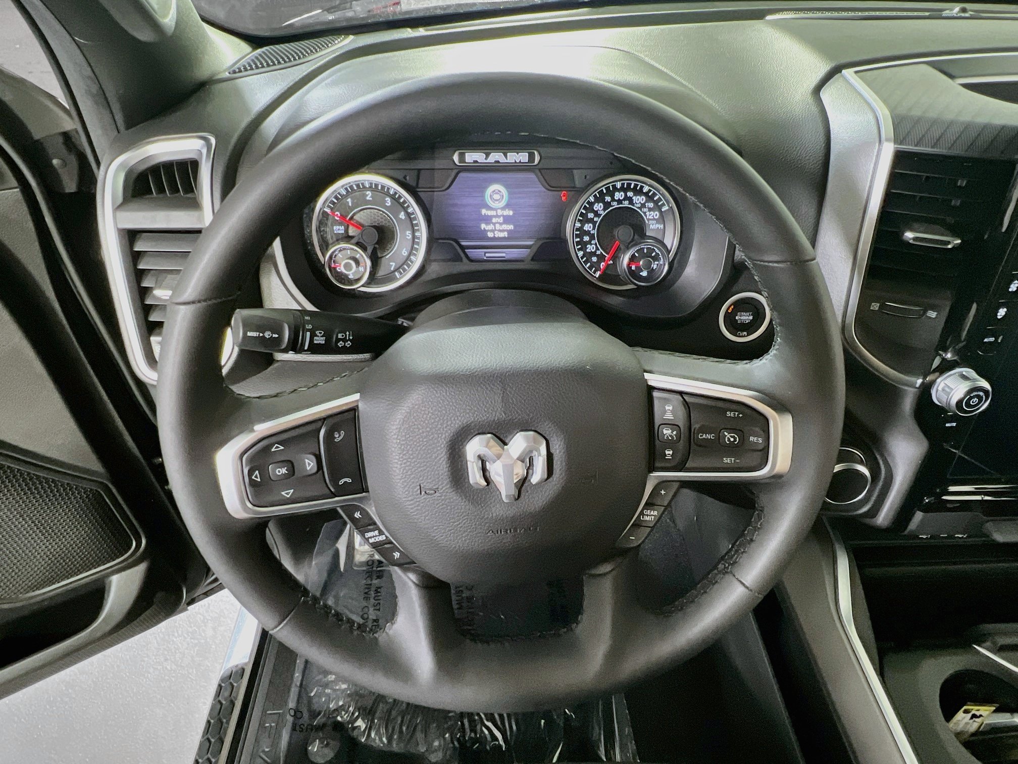 Used 2025 RAM 1500 Big Horn AWD/4WD image 11