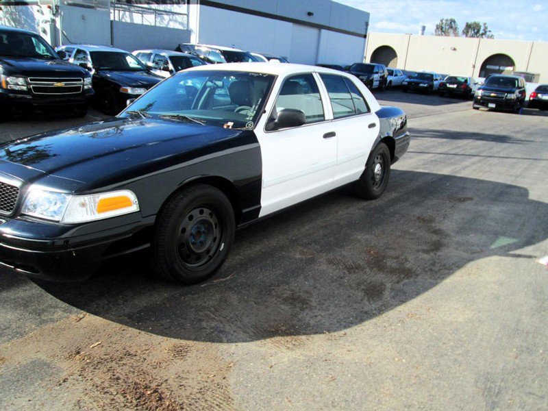 Used 2011 Ford Crown Victoria Police Interceptor w/ Radio Suppression Pkg image 1