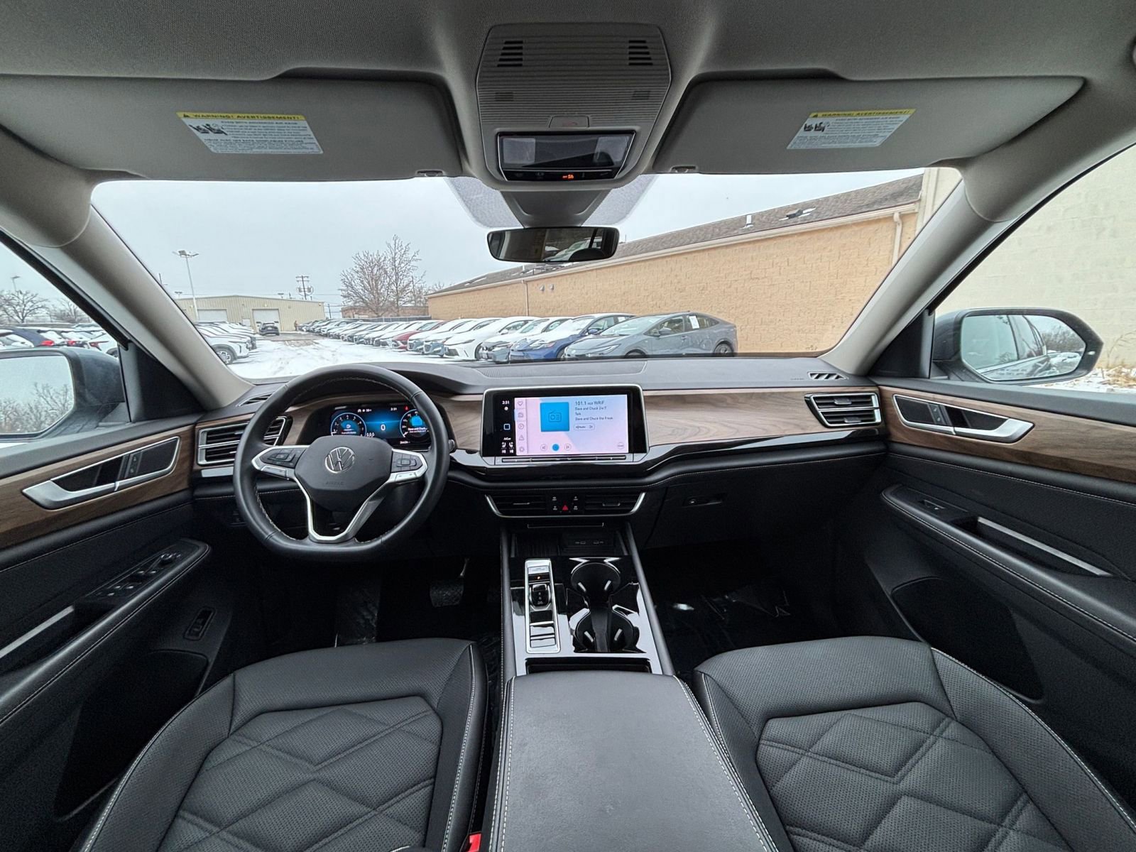 Used 2025 Volkswagen Atlas SE image 34