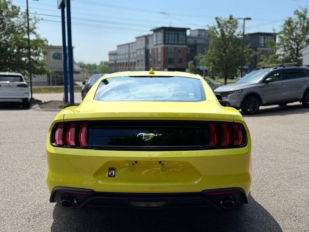 Used 2021 Ford Mustang Coupe RWD image 5