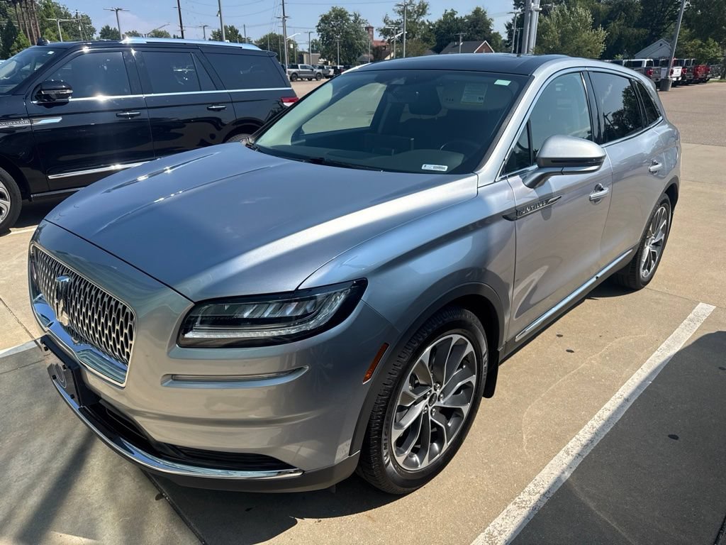 Used 2022 Lincoln Nautilus Reserve AWD/4WD image 4