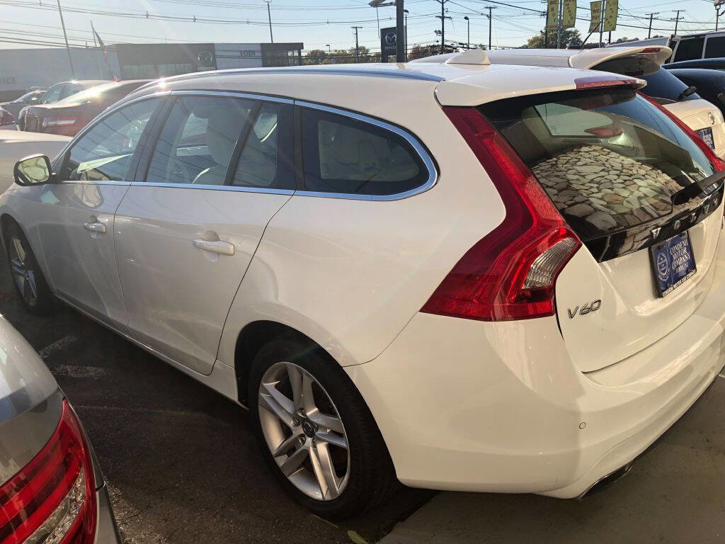 Used 2015 Volvo V60 T5 Premier image 5