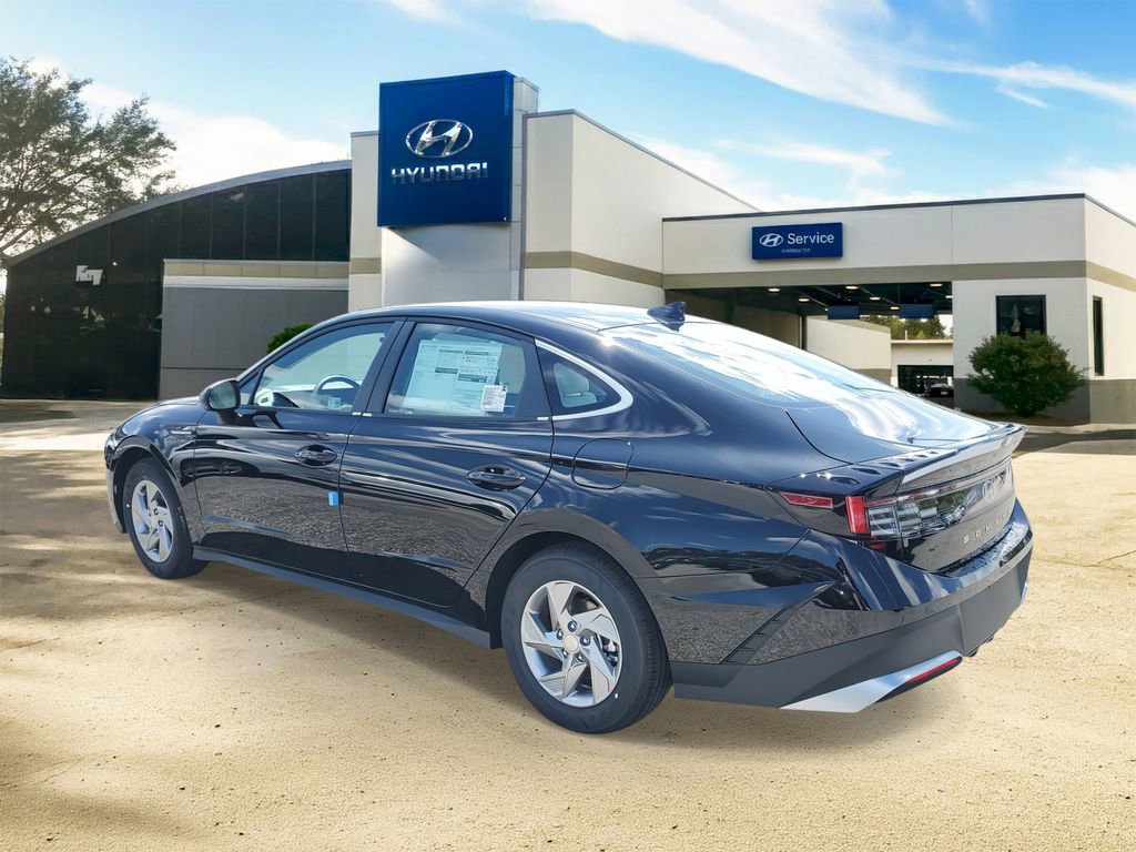 New 2025 Hyundai Sonata SE image 3