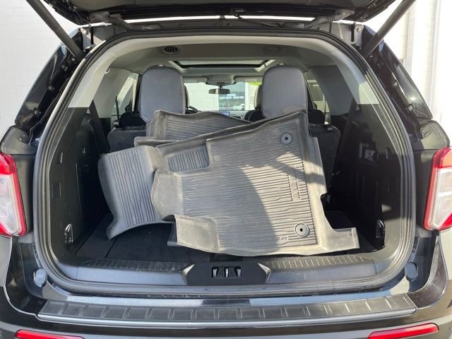 Used 2023 Ford Explorer XLT w/ Equipment Group 202A image 22