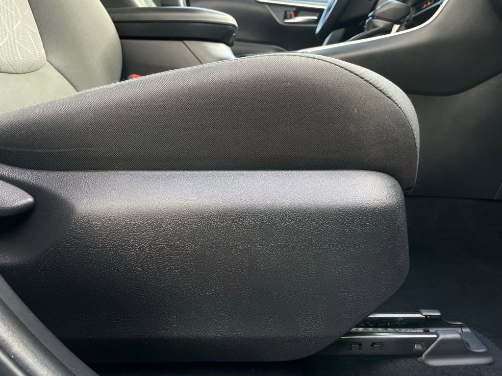 Used 2024 Toyota RAV4 XLE image 31