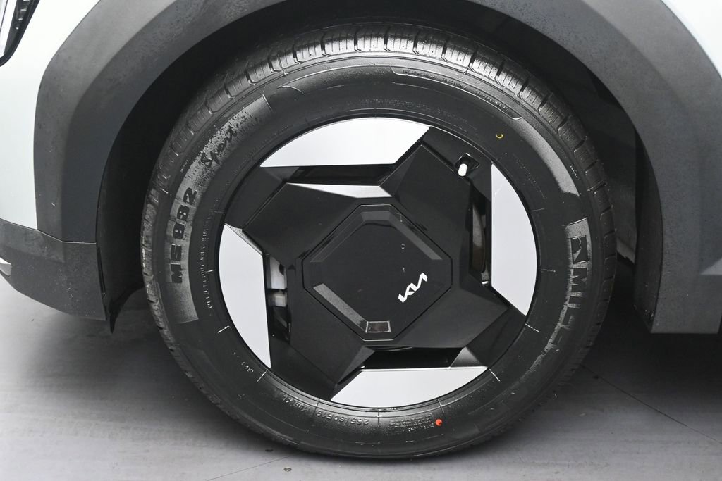 Used 2024 Kia EV9 Light RWD image 40