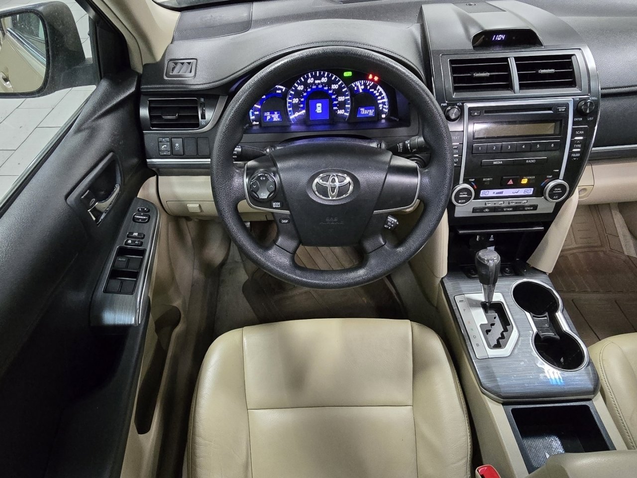 Used 2012 Toyota Camry LE image 22