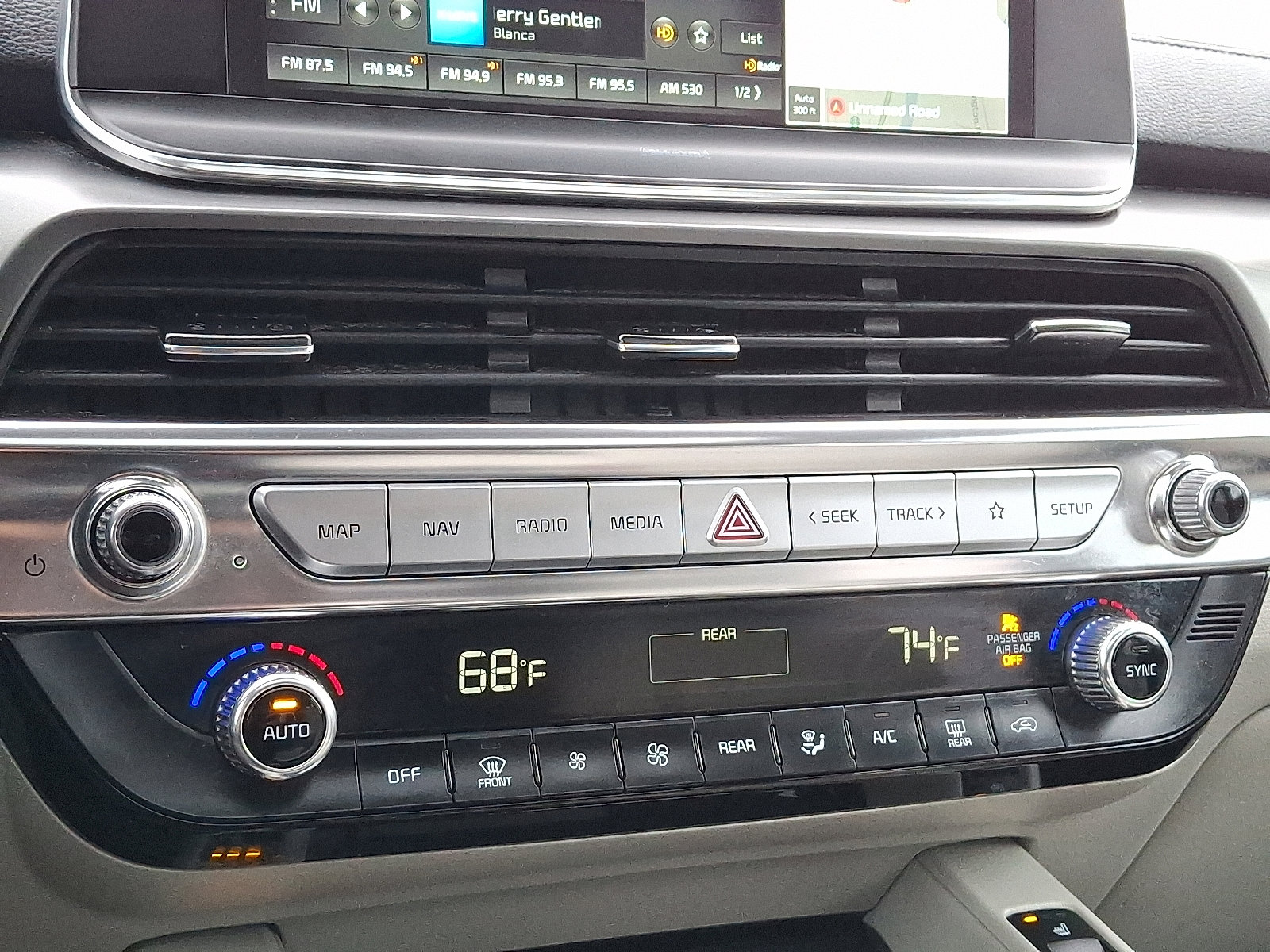 Used 2022 Kia Telluride S image 17