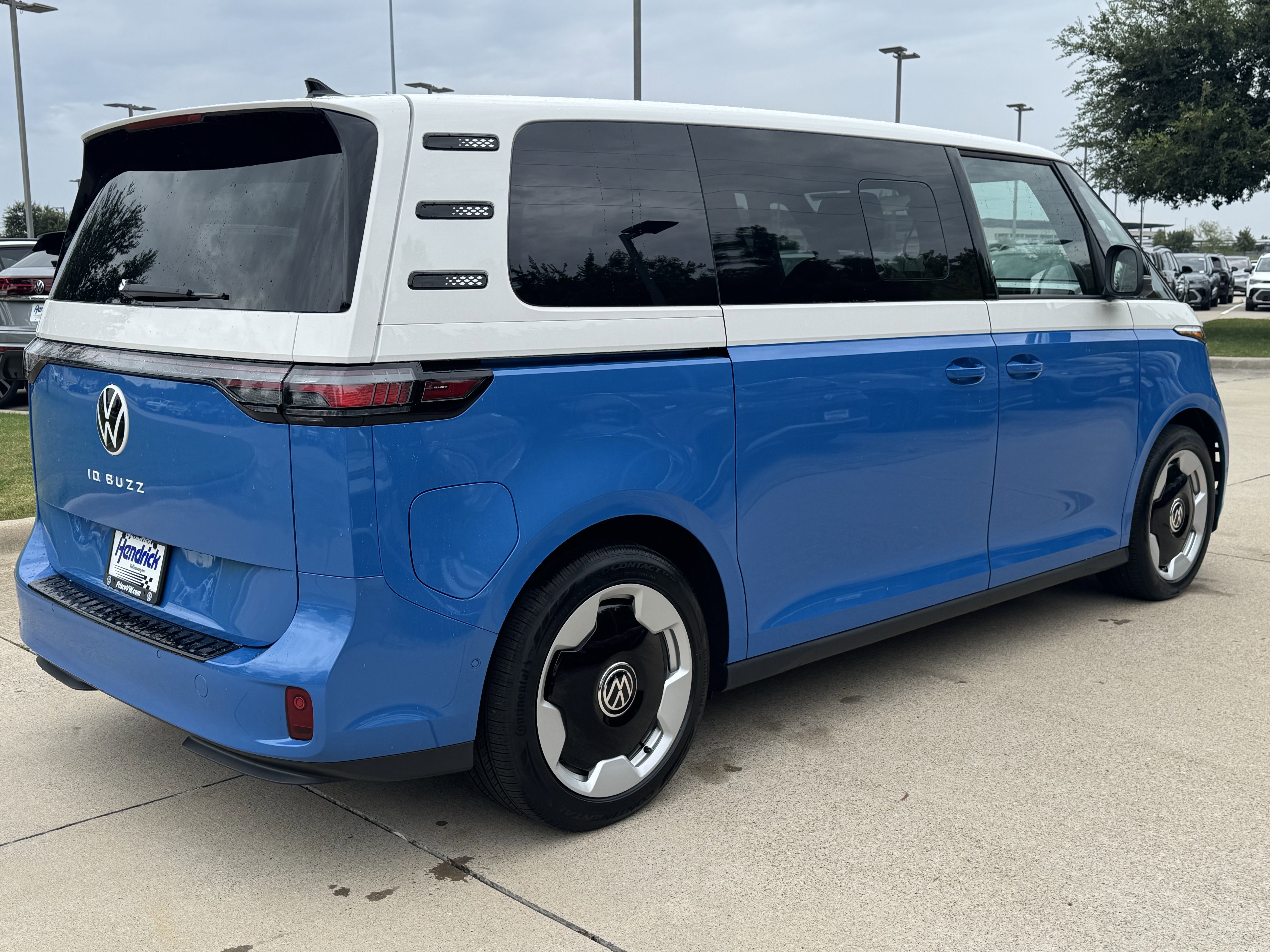 New 2025 Volkswagen ID. Buzz Pro S image 5