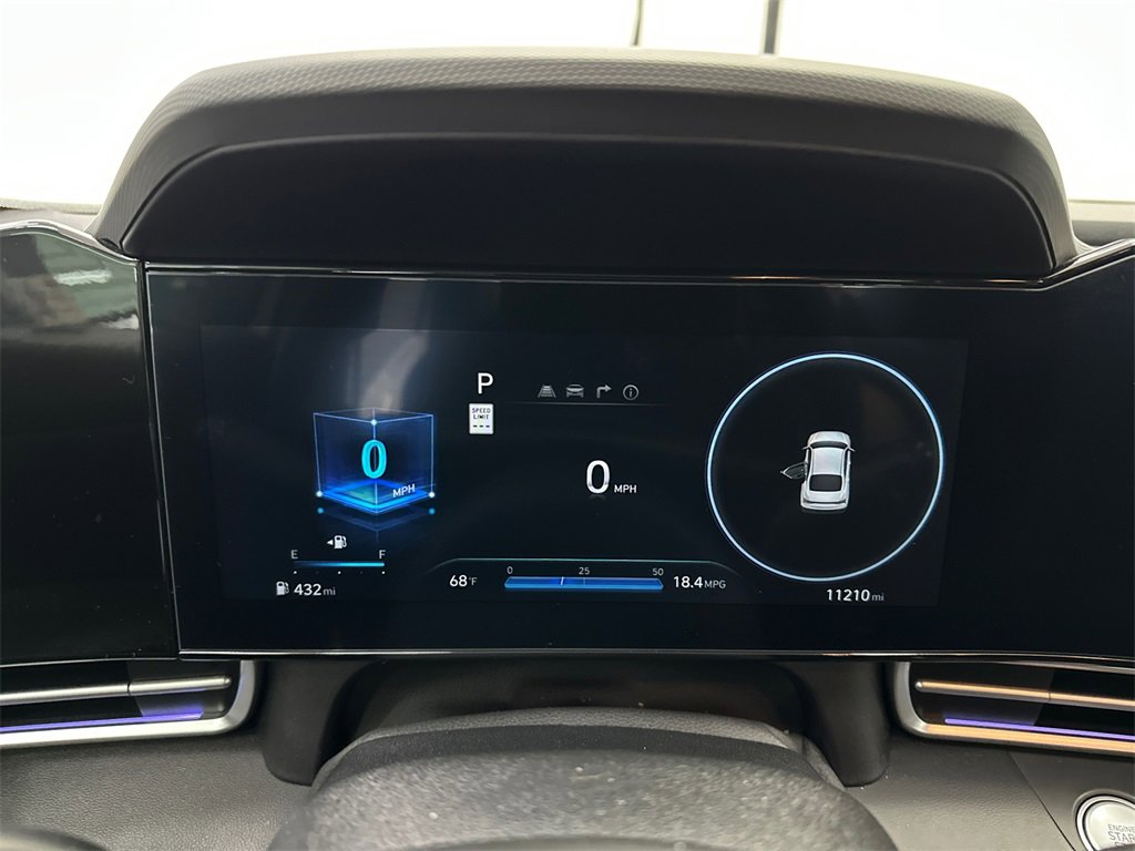 Used 2024 Hyundai Elantra SEL image 25