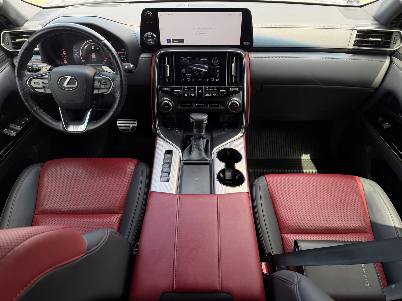 Used 2023 Lexus LX 600 F Sport w/ Accessory Package (Z1) AWD/4WD image 10