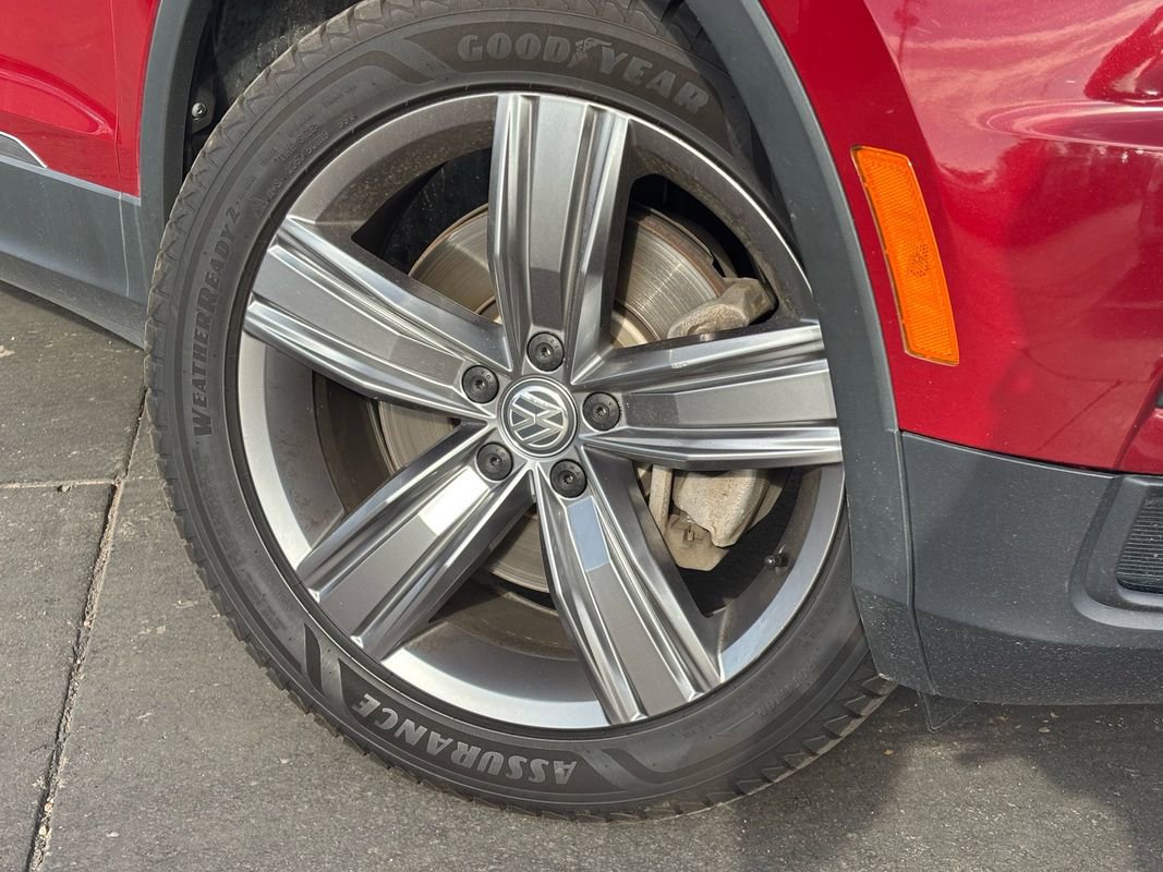 Used 2020 Volkswagen Tiguan SEL w/ 3rd Row Seat Package image 36