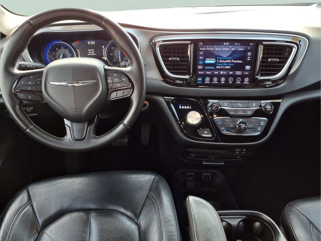 Used 2018 Chrysler Pacifica Touring-L Plus w/ S Appearance Package FWD image 12