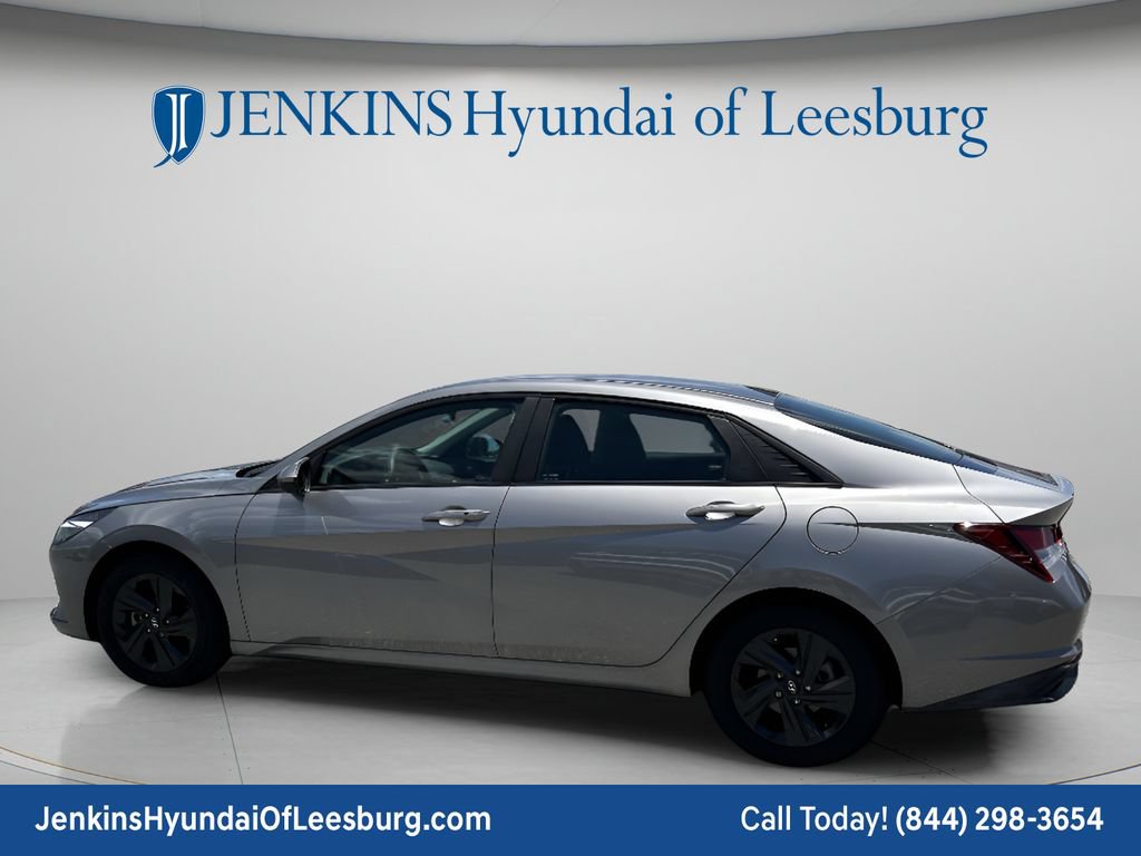 Certified 2023 Hyundai Elantra SEL w/ Preferred Accessory Package FWD image 8