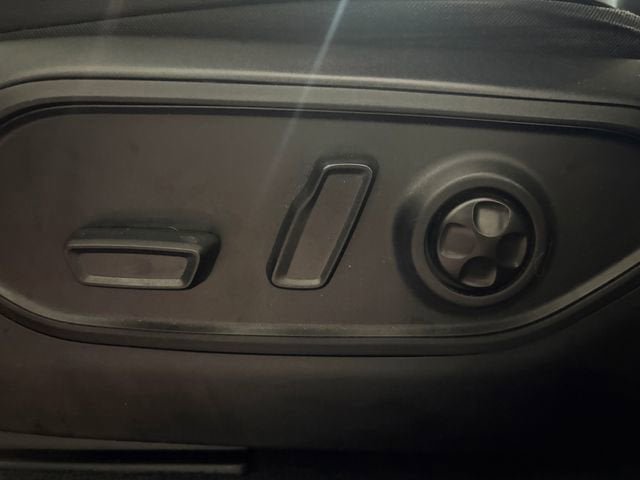 Used 2024 Jeep Grand Cherokee Limited AWD/4WD image 19