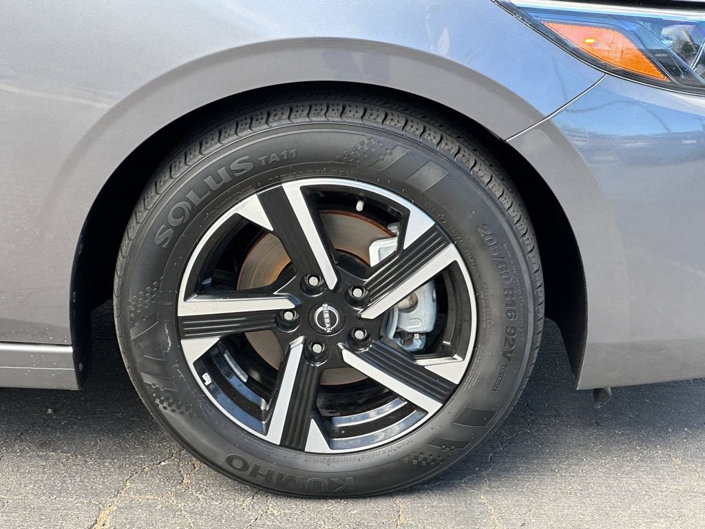 Used 2024 Nissan Sentra SV FWD image 13