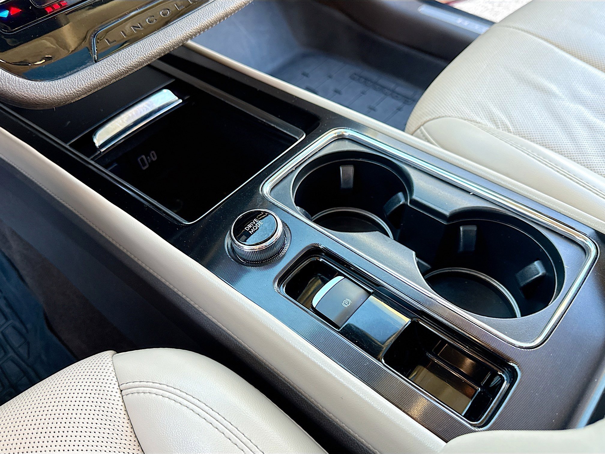 Used 2021 Lincoln Corsair Reserve image 12