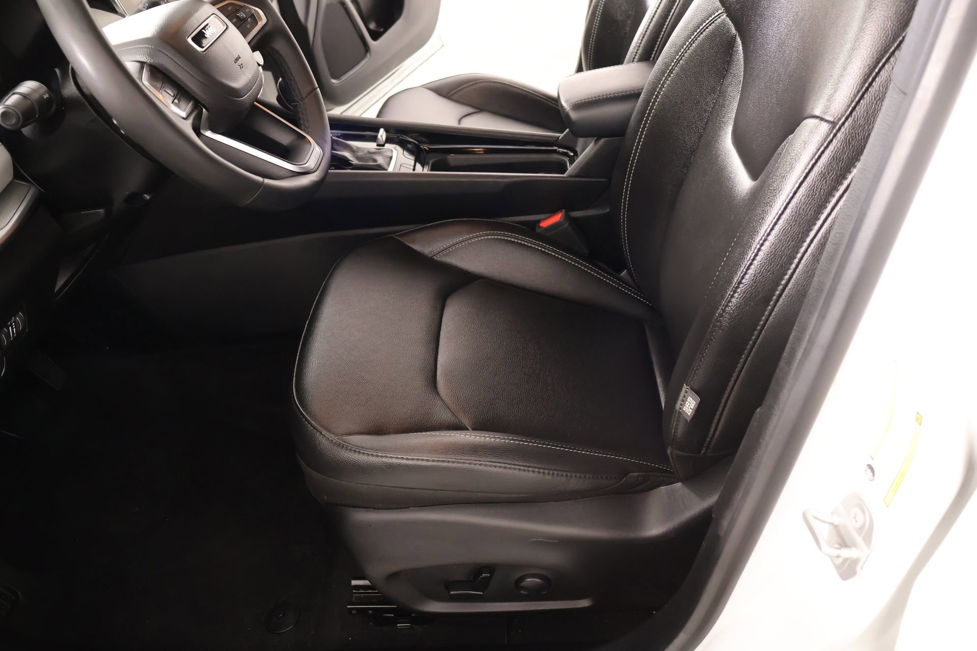 Used 2025 Jeep Compass Limited image 11