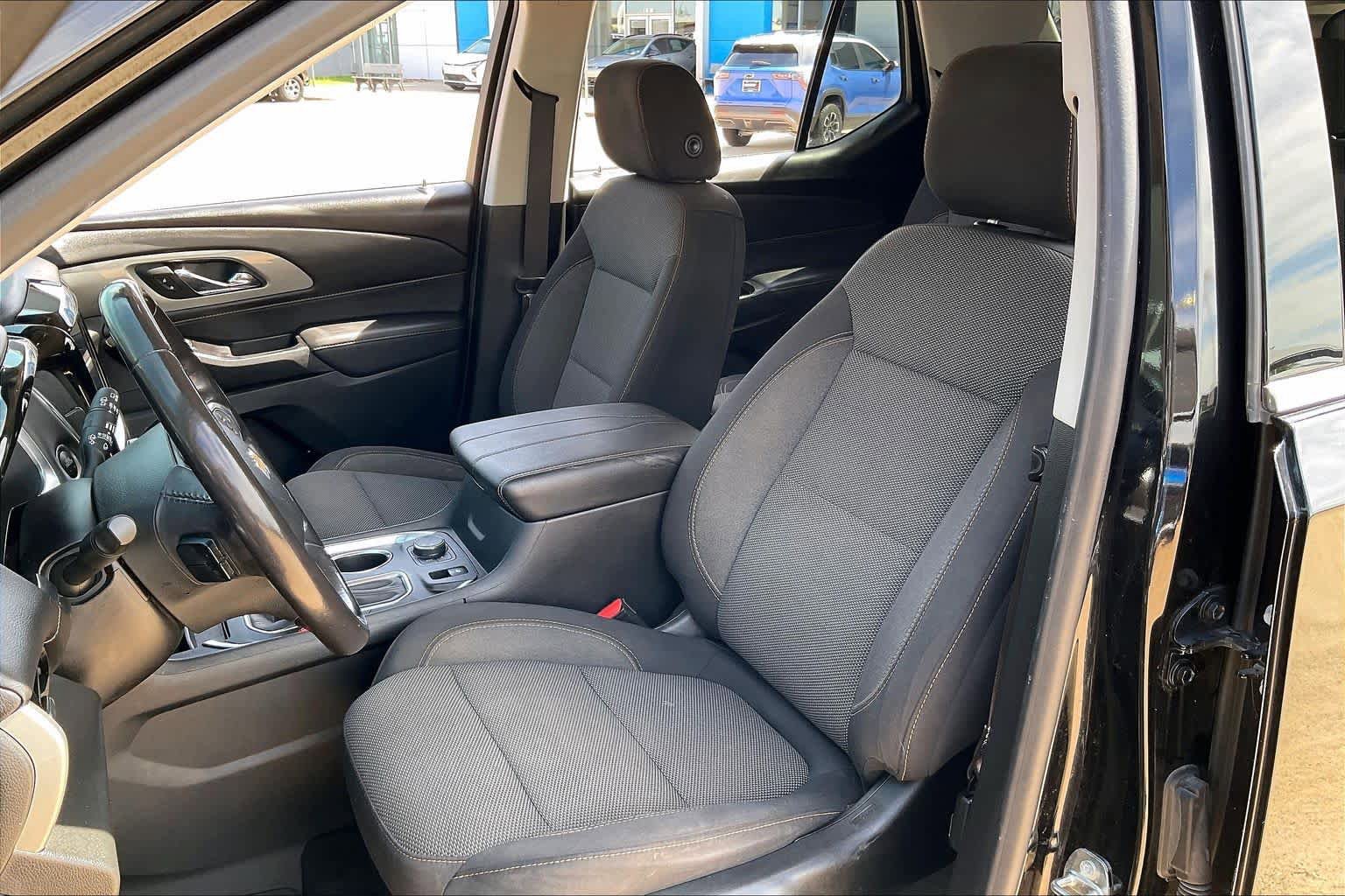 Used 2020 Chevrolet Traverse LT FWD image 9
