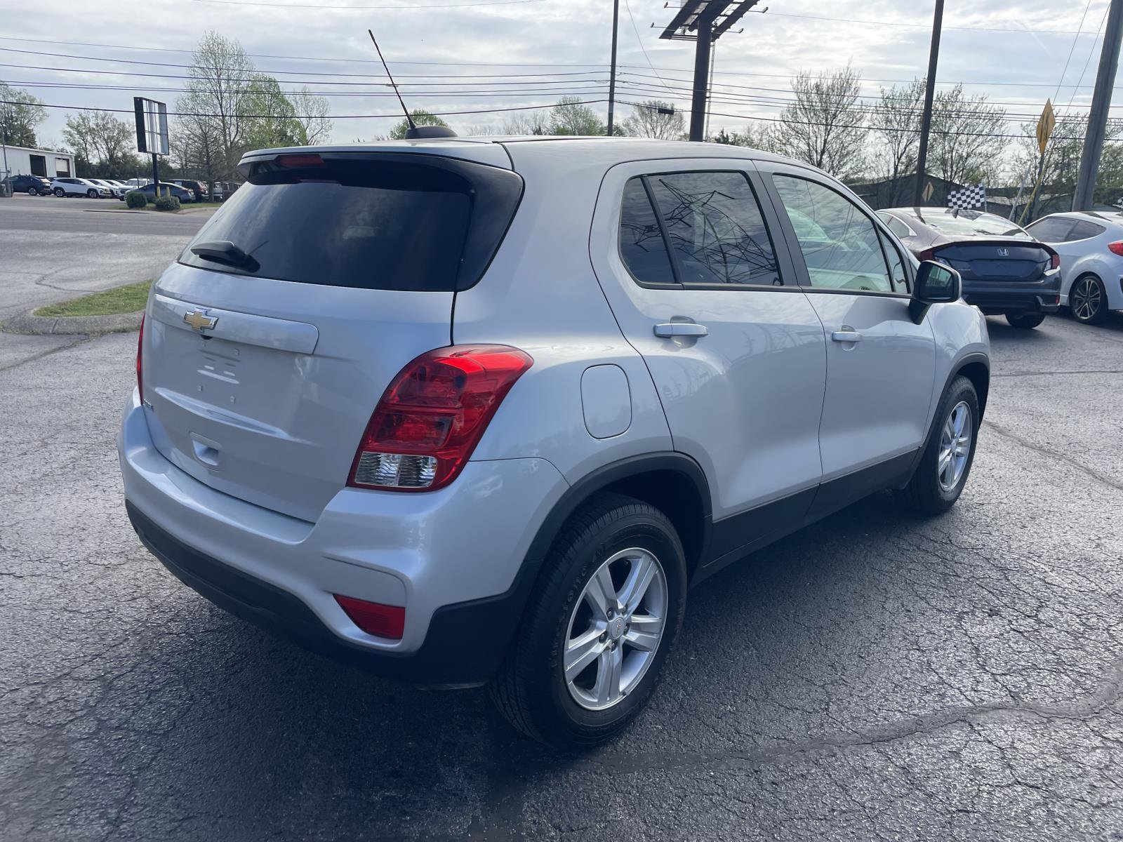 Used 2022 Chevrolet Trax LS w/ Tint and Cruise Package image 4