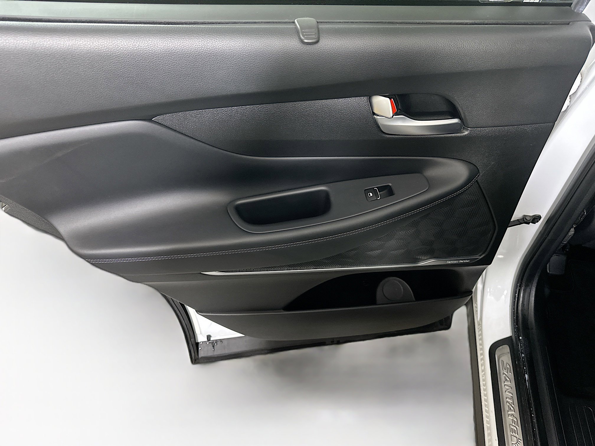 Used 2021 Hyundai Santa Fe SEL w/ Convenience + Premium Package FWD image 25