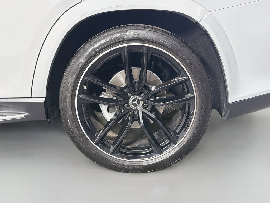 Used 2025 Mercedes-Benz GLS 580 4MATIC image 34