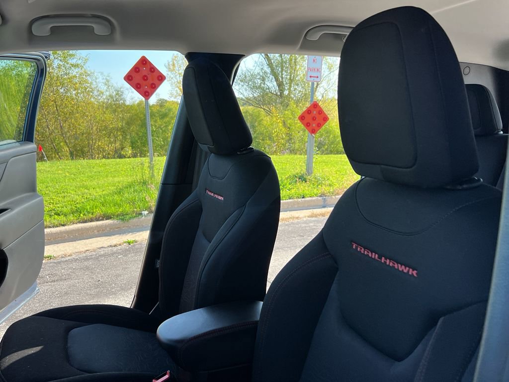 Used 2023 Jeep Renegade Trailhawk image 19