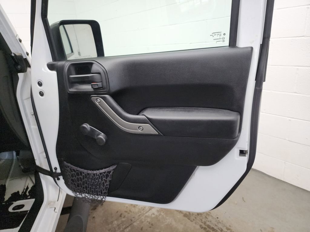 Used 2015 Jeep Wrangler Unlimited Sport w/ Connectivity Group image 27