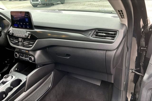 Used 2022 Ford Escape SEL w/ SEL Stealth AWD Package image 16