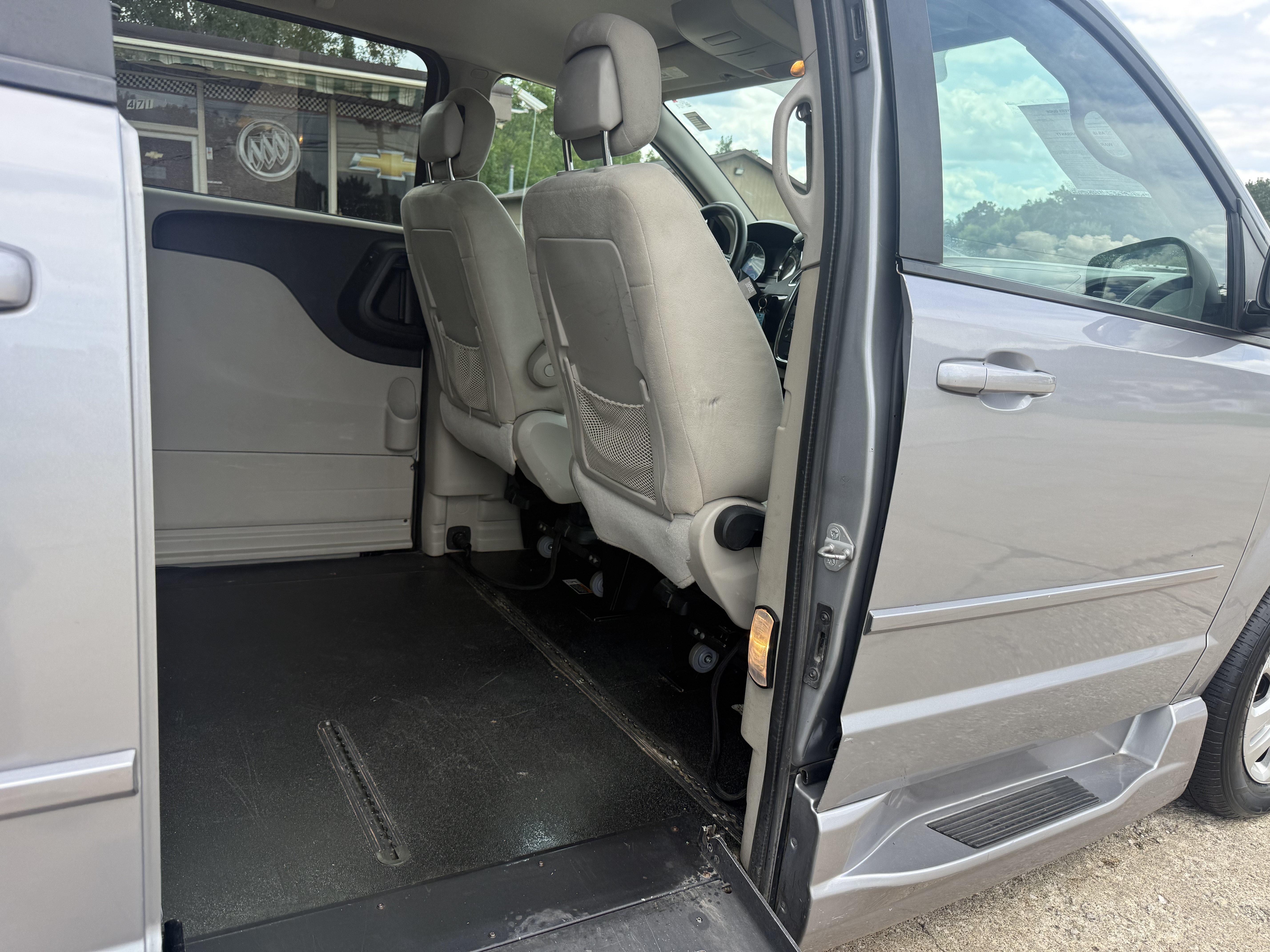 Used 2015 Dodge Grand Caravan SE w/ Quick Order Package 29E SE FWD image 30