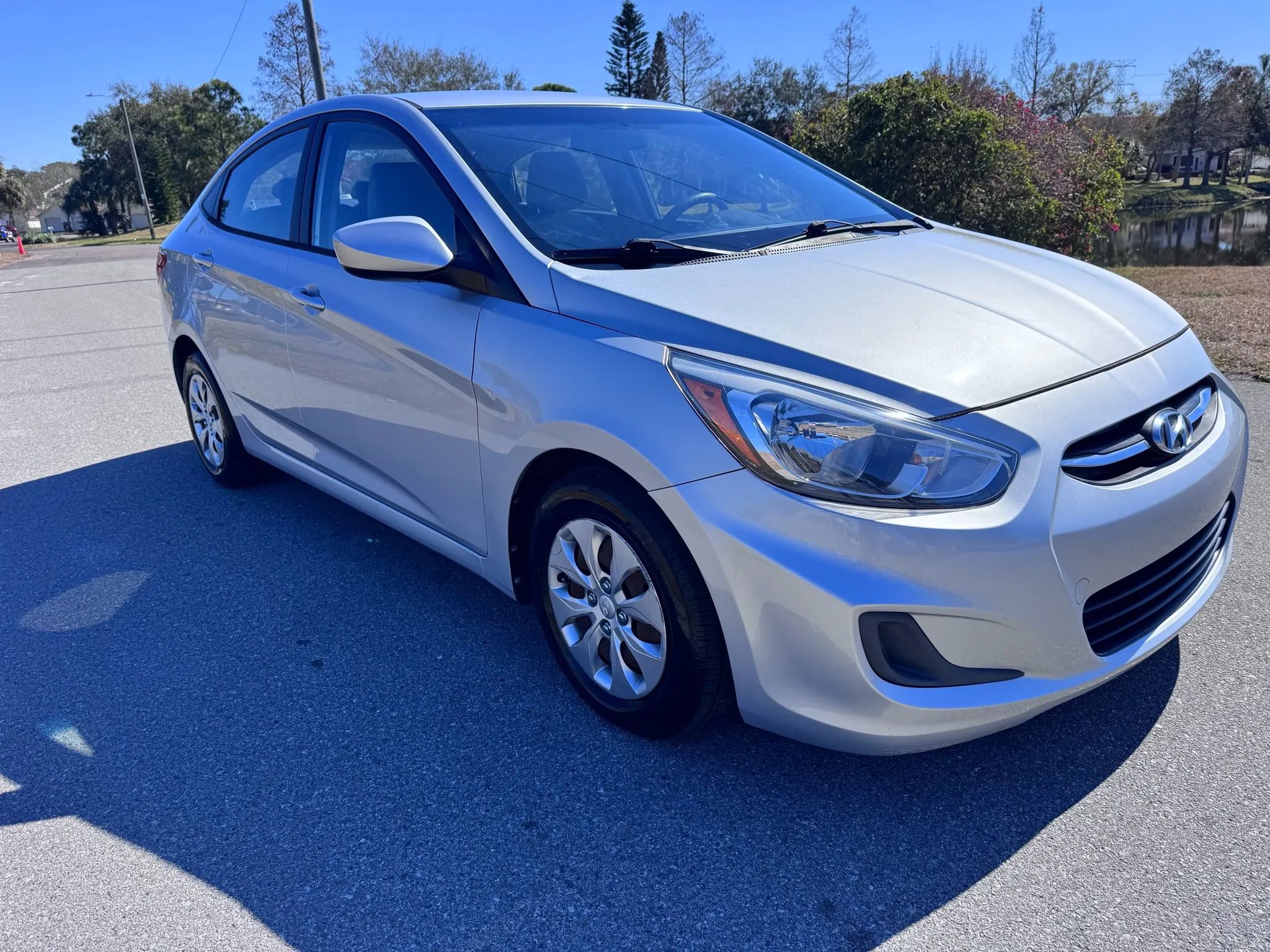 Used 2015 Hyundai Accent GLS image 2