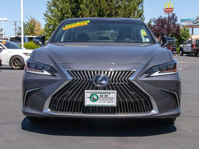 Used 2019 Lexus ES 350 Ultra Luxury w/ Accessory Package image 2