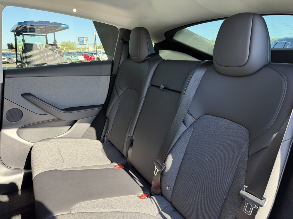 Used 2026 Tesla Model Y 2WD image 39