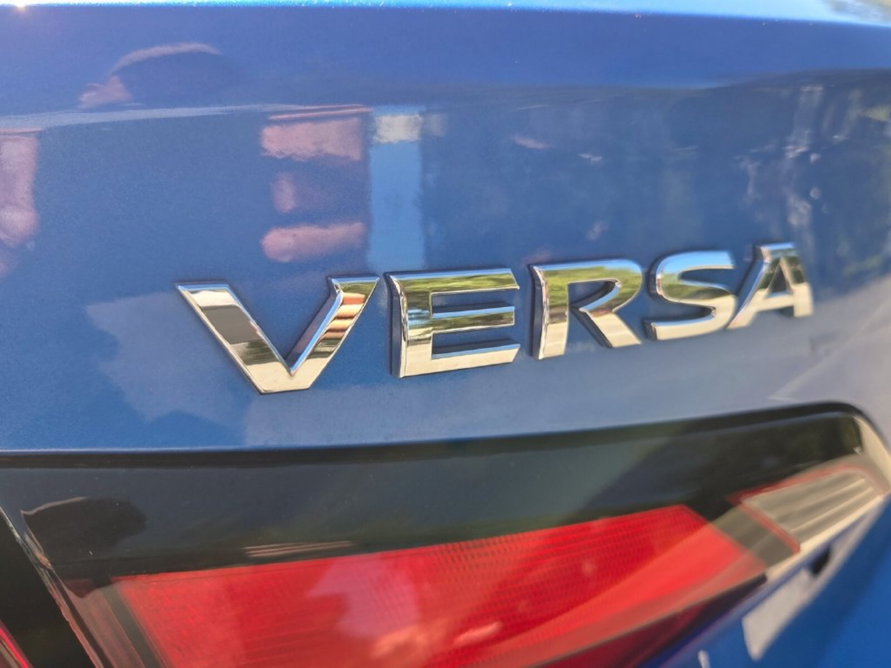 Used 2024 Nissan Versa SV FWD image 28