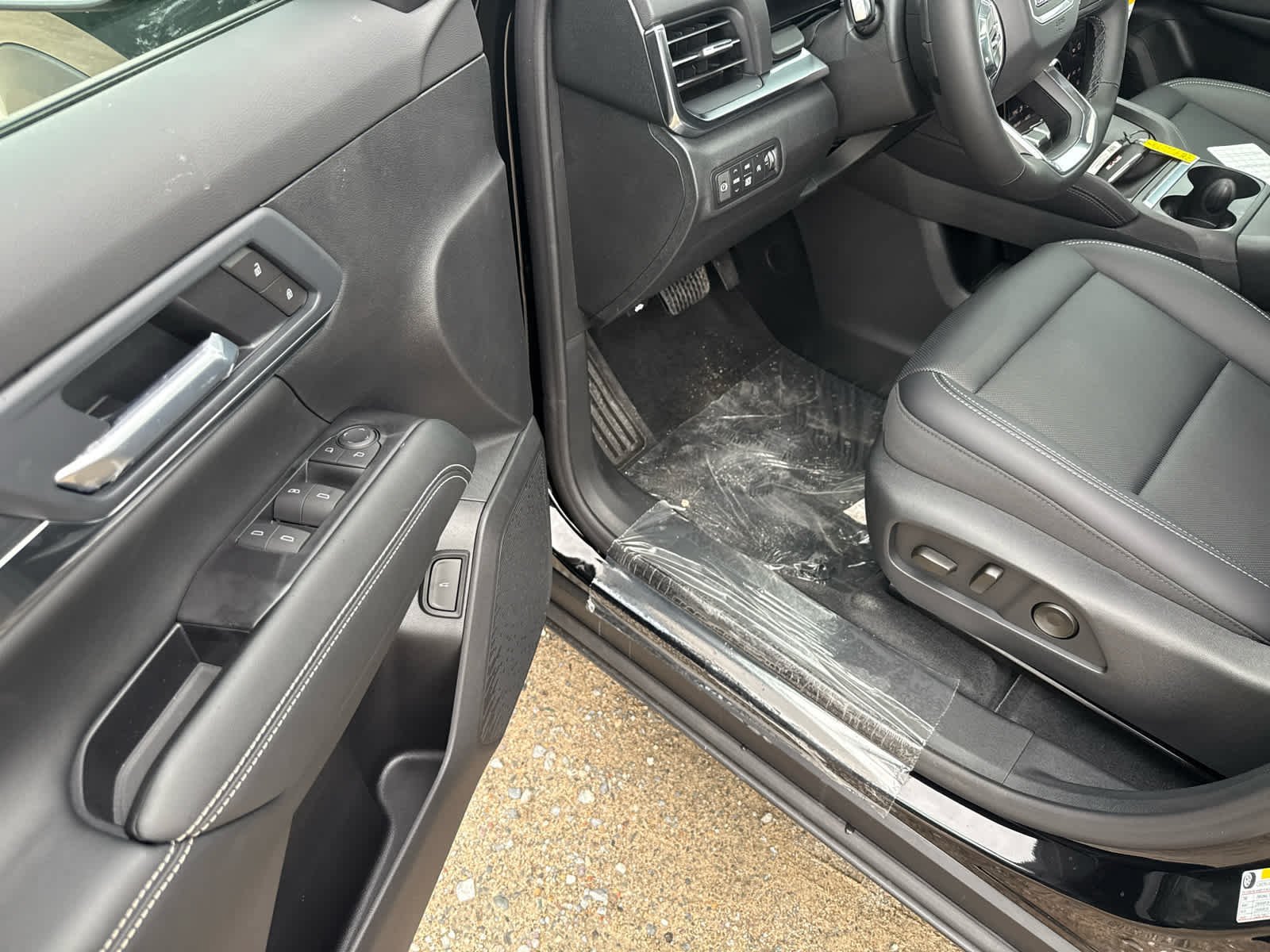 New 2027 GMC Terrain Elevation w/ Elevation Premium Package AWD/4WD image 13