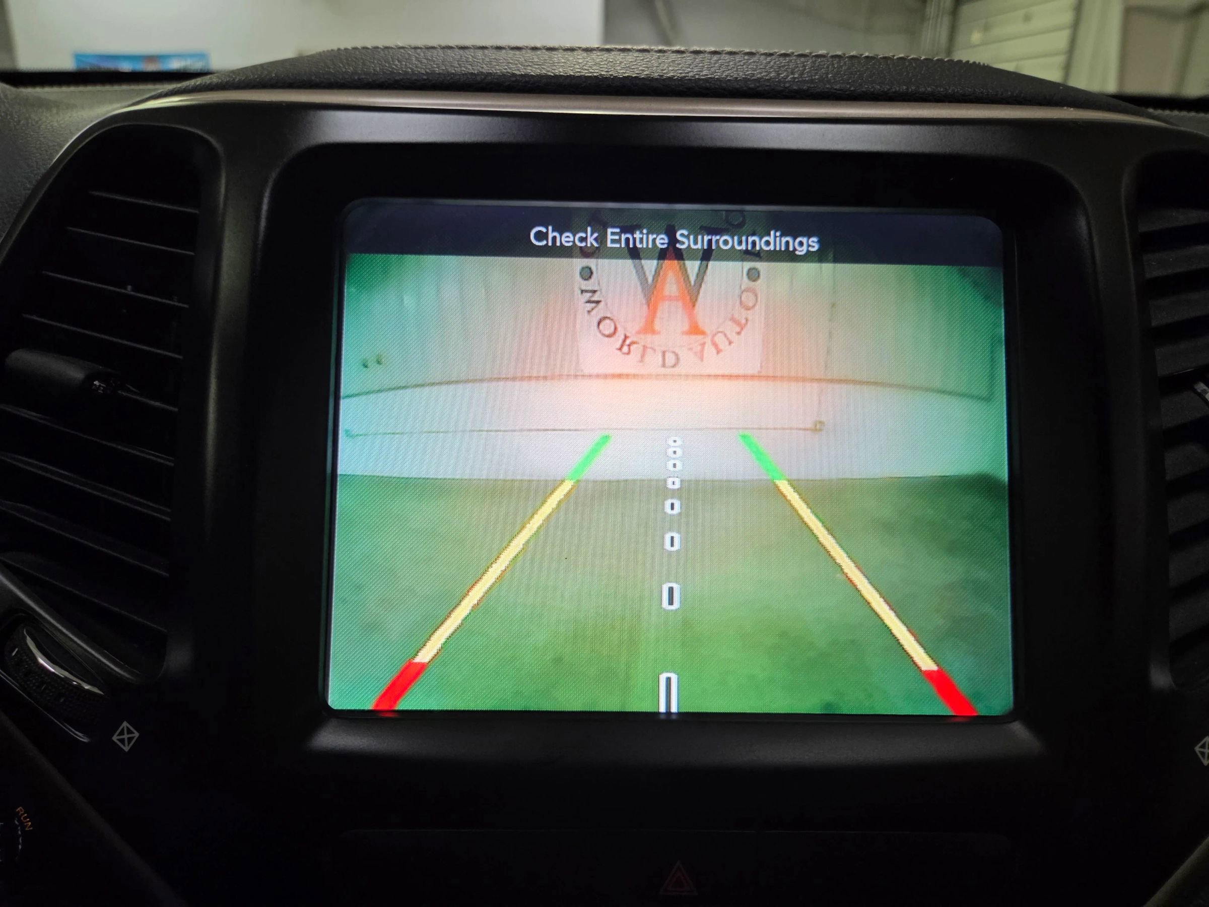 Used 2014 Jeep Cherokee Limited image 29