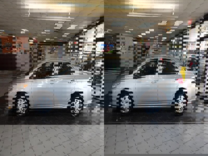 Used 2010 Toyota Corolla image 2