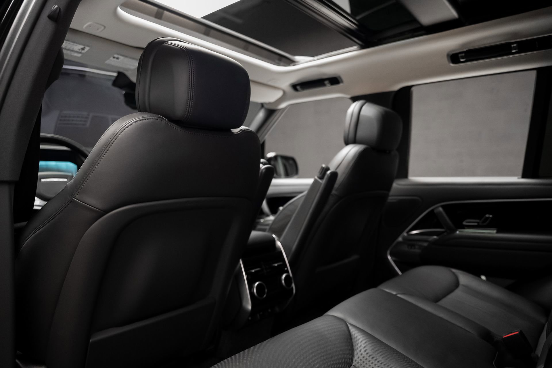 Used 2023 Land Rover Range Rover SE image 66