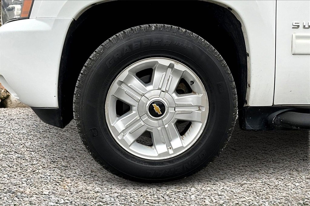 Used 2013 Chevrolet Suburban LT image 9
