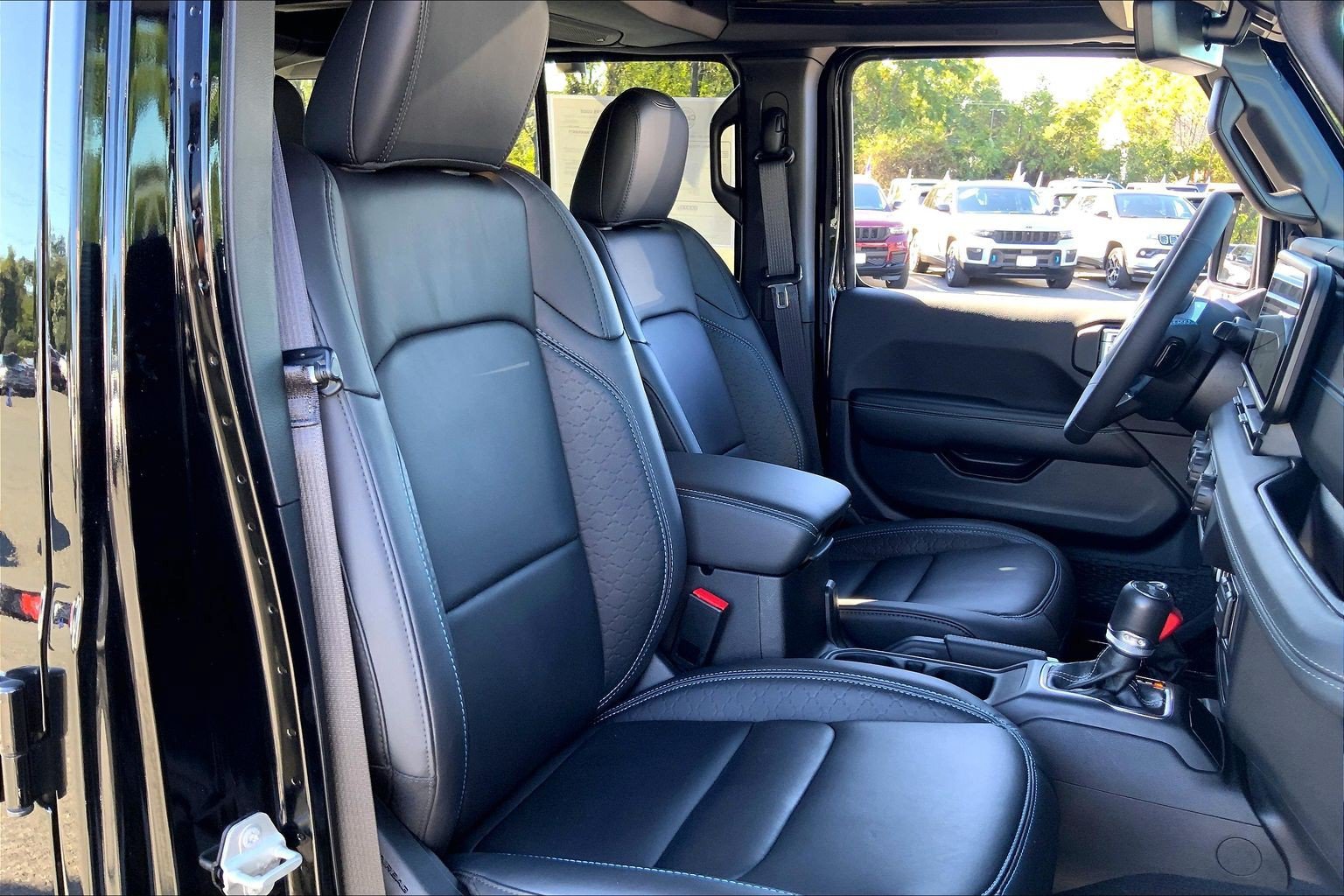 Used 2024 Jeep Wrangler High Altitude AWD/4WD image 7