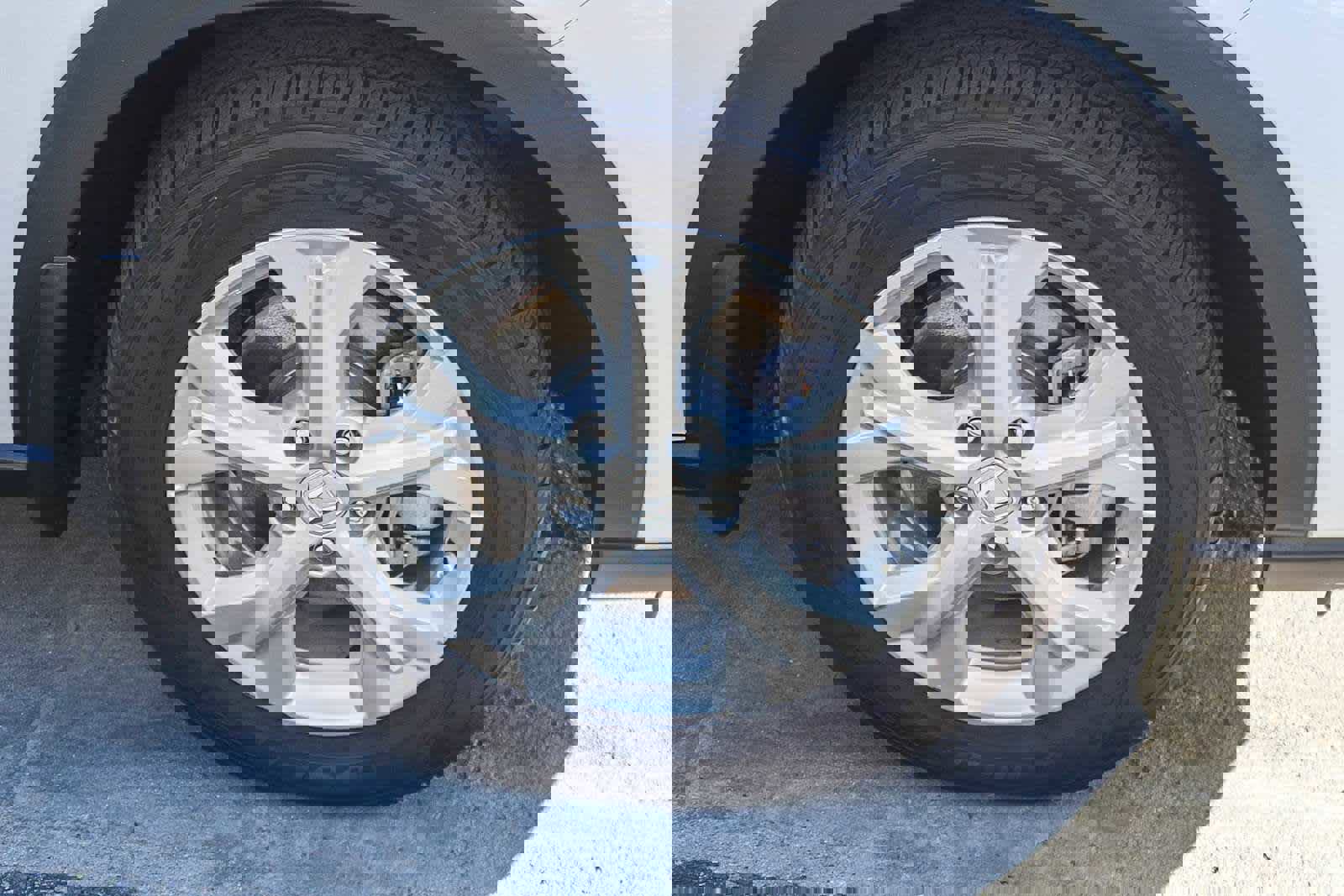 Used 2023 Honda HR-V LX image 9