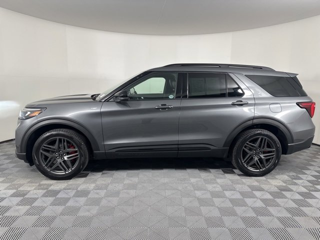 Used 2025 Ford Explorer ST-Line w/ ST-Line Street Pack image 6