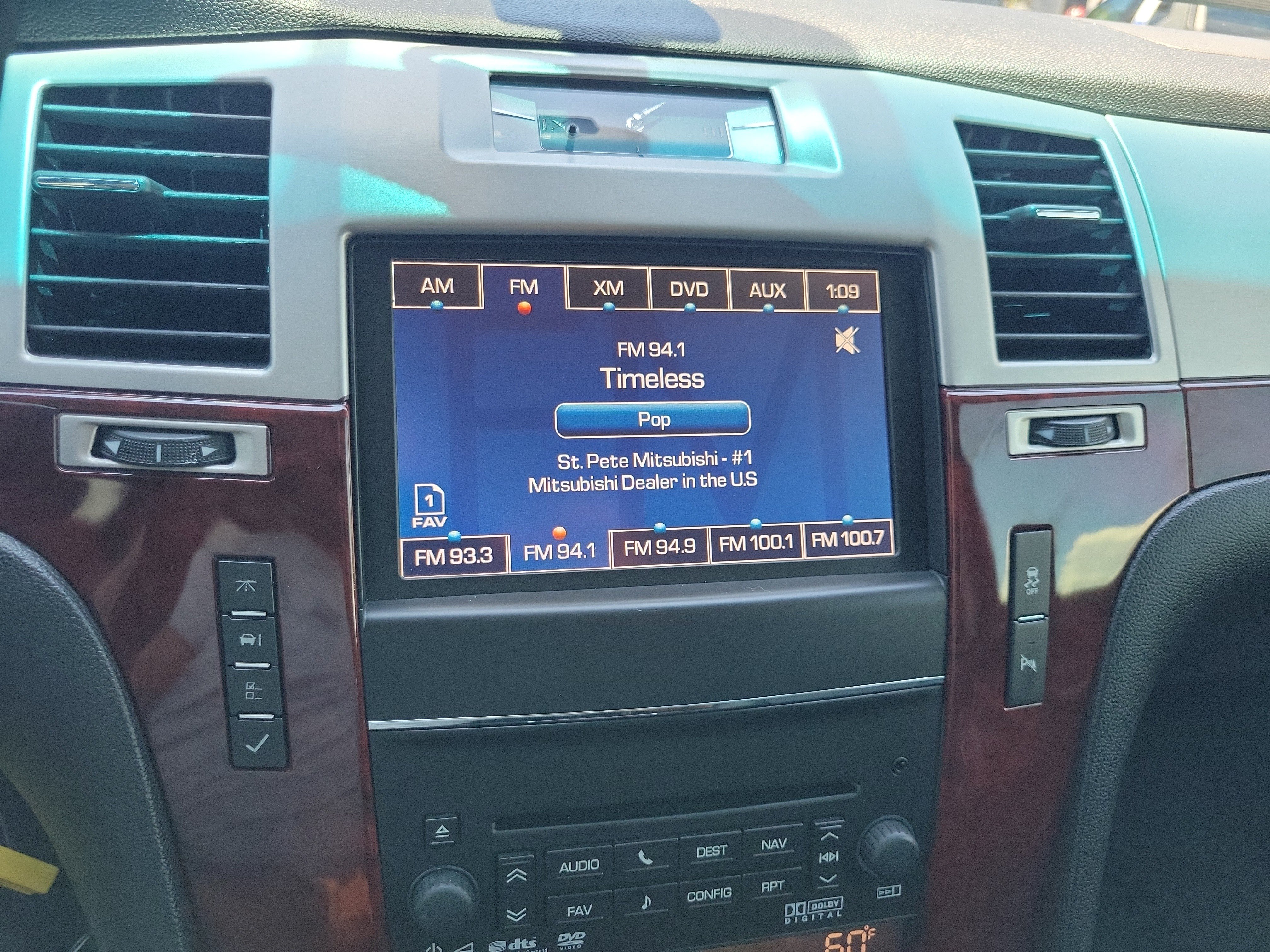 Used 2014 Cadillac Escalade Premium RWD image 23